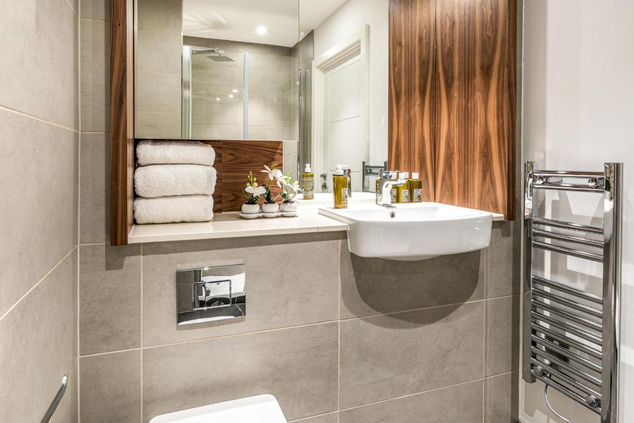Urban Rest Canary Wharf Apartments 런던 외부 사진